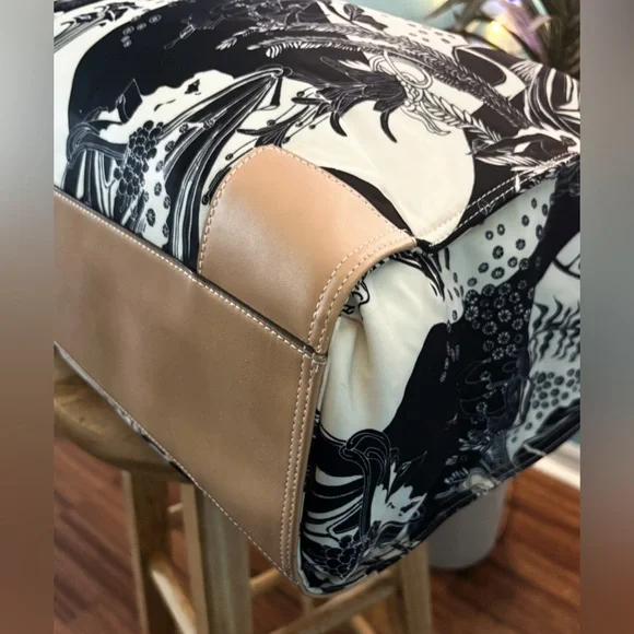 Tory Burch Large Ella Muse Printed Tote Bag - Picture 5 of 10